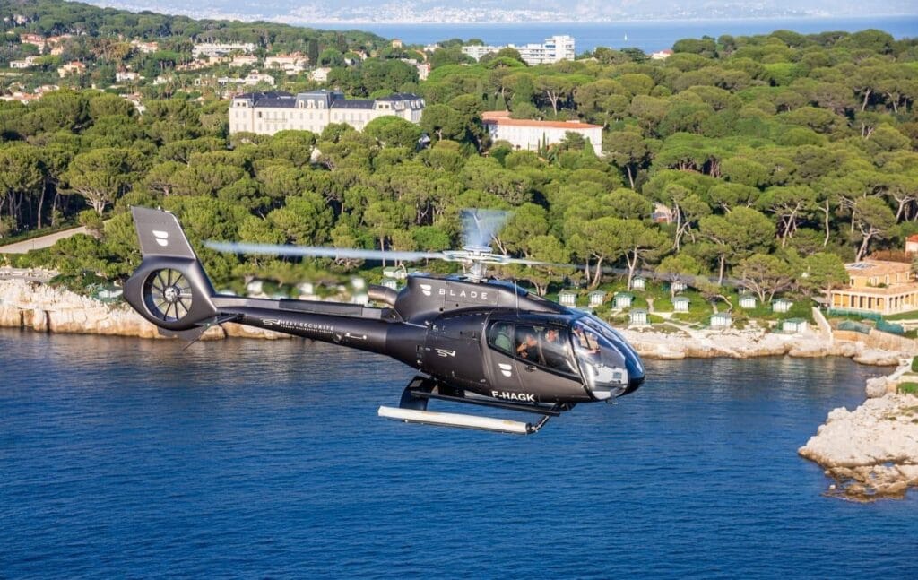 Helicopter ride from saint tropez to nice flying over the sea